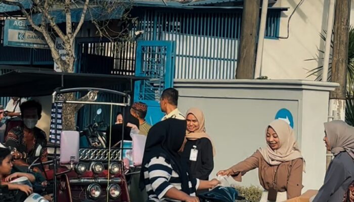 BRI BO Tanjungbalai Berbagi Takjil Kepada Masyarakat