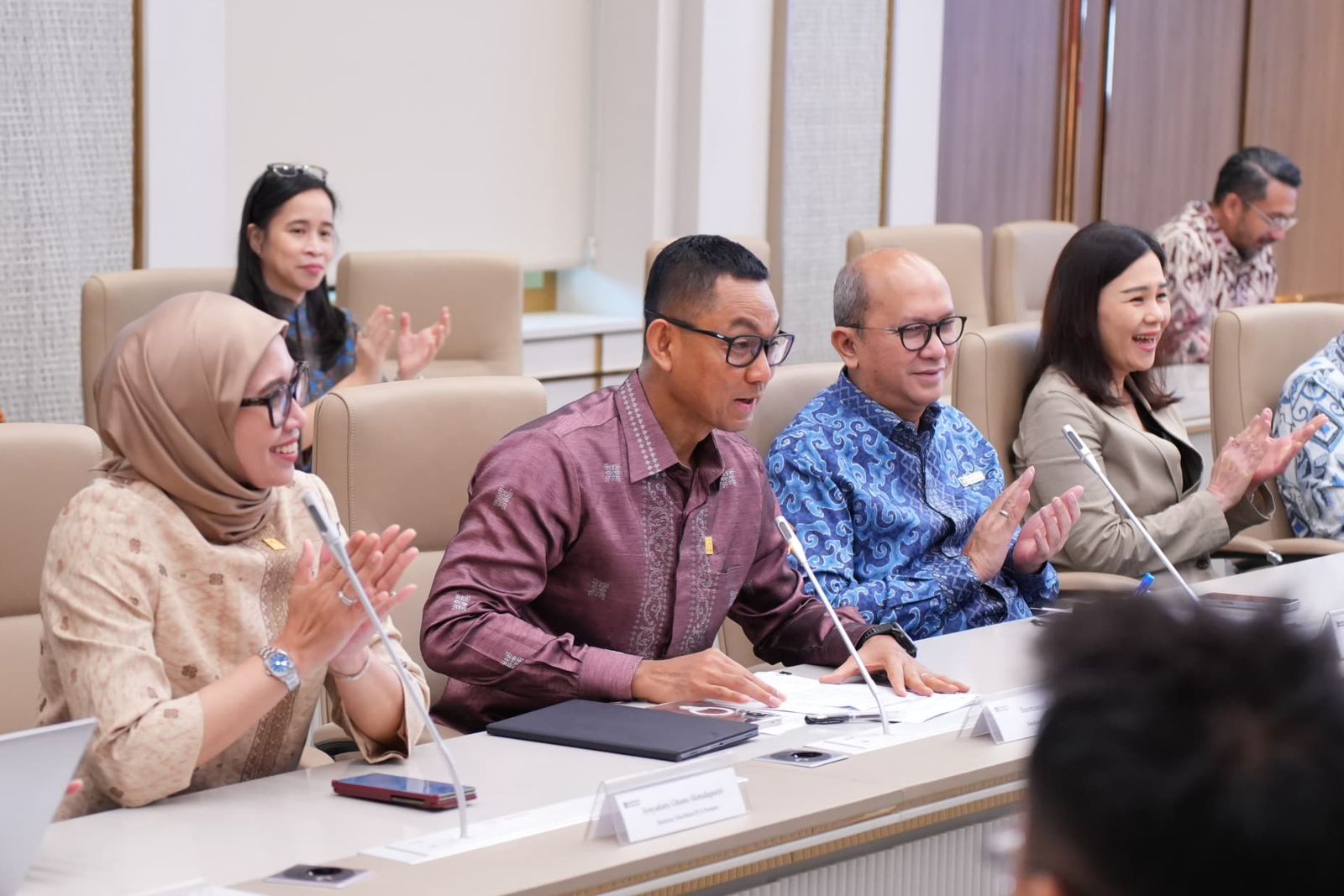 Danantara Indonesia Inisiasi Hibah PLTS Sumenep Ke Pemda, PLN Siap Suplai Listrik Bersih Bagi 2.000 KK