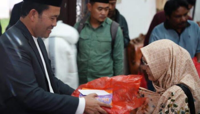 Bupati Aceh Tengah Santuni 328 Petugas Kebersihan, Apresiasi Pahlawan Lingkungan