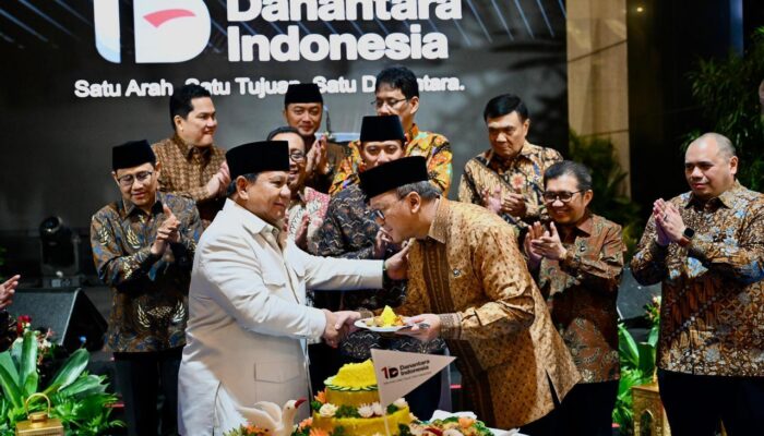 Satu Tahun Danantara Indonesia: Memperkuat Fondasi untuk Masa Depan Generasi IndonesiaBank Mandiri Pertegas Komitmen Dukung Pemerataan Pendidikan Nasional