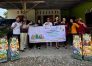 ‎Deputy Bisnis Pegadaian Area Medan 1 Serahkan Bingkisan Ramadan Ke-4 Pengelola Bank Sampah