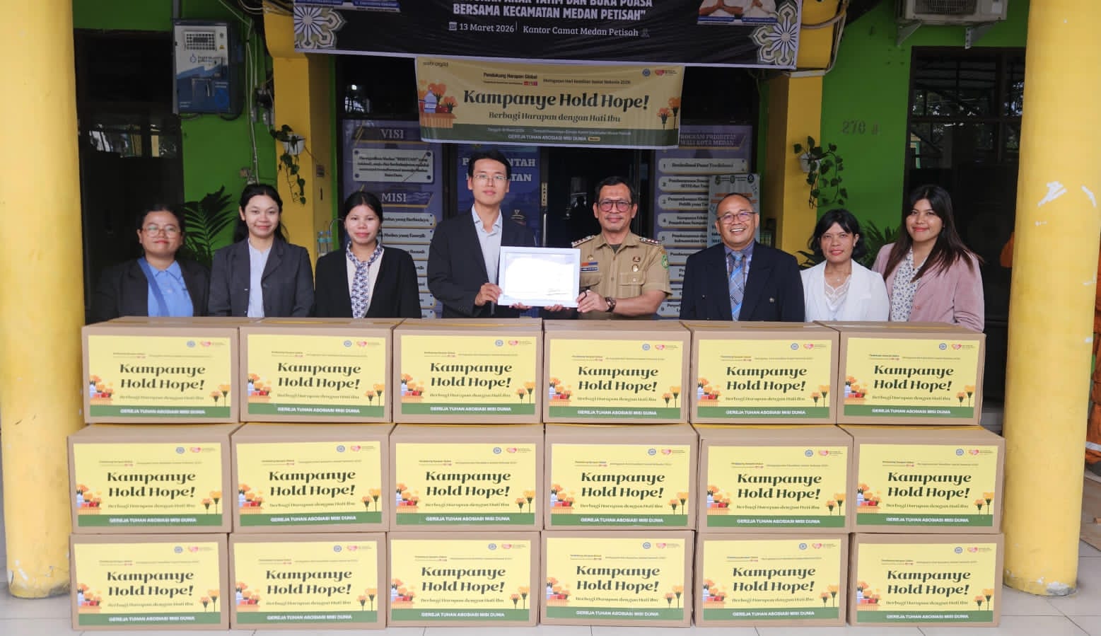 Gereja Tuhan Gelar Kampanye “Hold Hope!”, Salurkan Bantuan Pangan Untuk Warga Medan Petisah