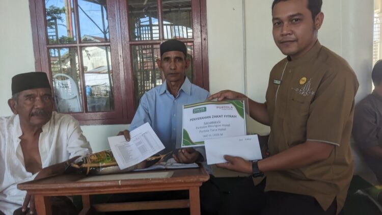 Parkside Meuligoe dan Portola Tiara Hotel Salurkan Zakat Fitrah Karyawan di Masjid Ujong Kalak
