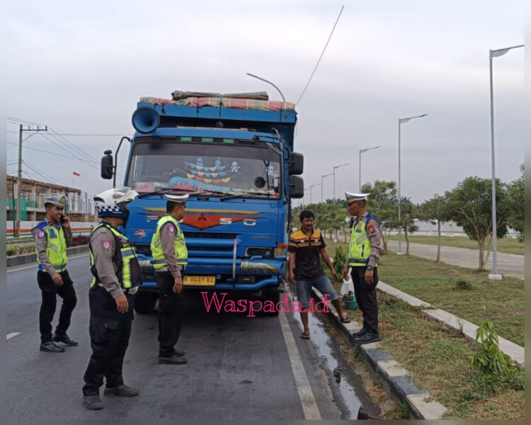 Satlantas Polres Sergai Akan Tindak Tegas Sopir Truk Bandel Parkir di Alun-Alun Jalinsum