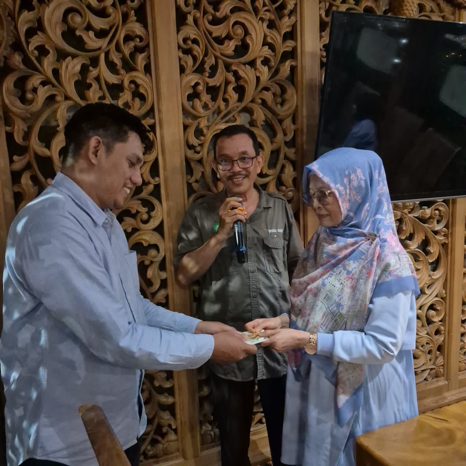 Zero Complain Tercapai, Perdana Mandiri Berikan Award