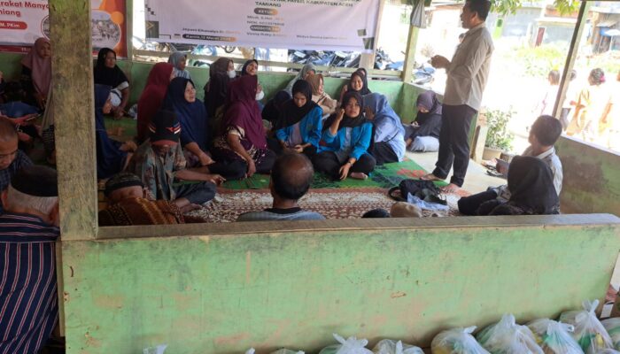 Dosen dan Mahasiswa Biologi Unsam Salurkan Bantuan Warga Terdampak Banjir di Aceh Tamiang