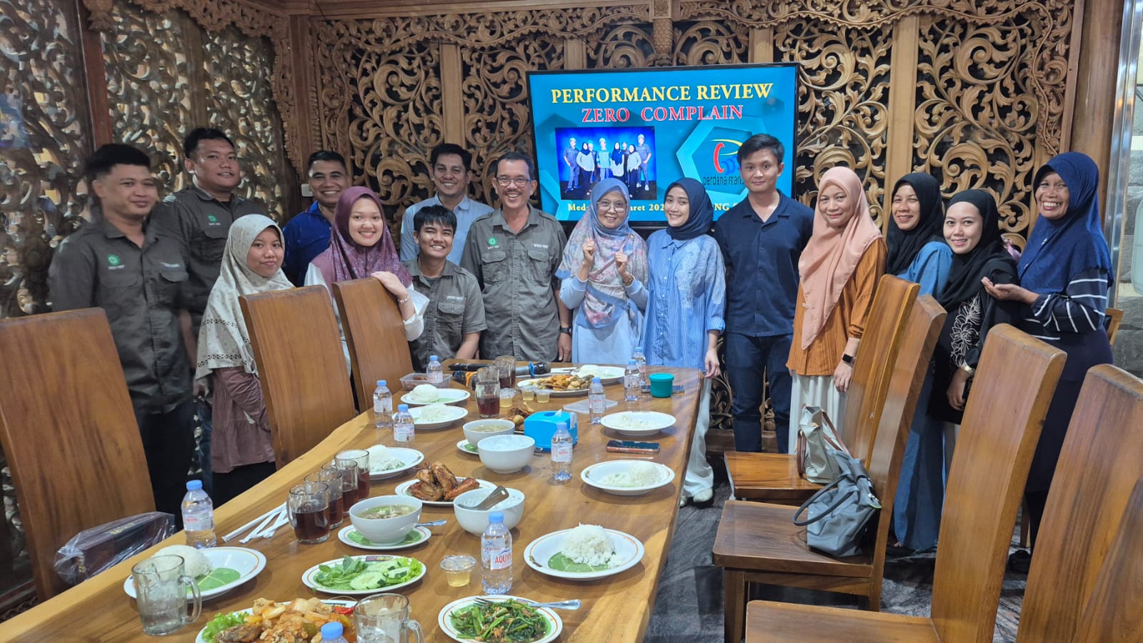 Pimpinan Dan Keluarga Besar Perdana Mandiri Buka Puasa Bersama