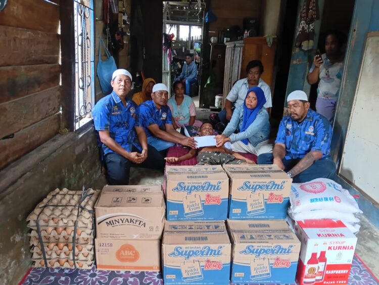 Terenyuh Melihat Tayangan di Medsos, Ricky Bantu Warga Miskin Penderita Penyakit Kronis