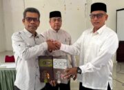Sambut Idul Fitri, Bupati Bagikan 2.040 Ija Krong Ke Imeum Chik Di Aceh Besar