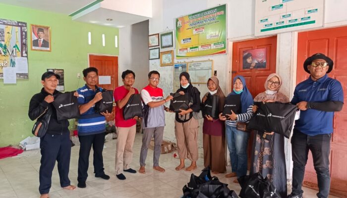 Pertamina EP Rantau Dan Insan Pers Salurkan Bantuan Sembako Untuk Warga