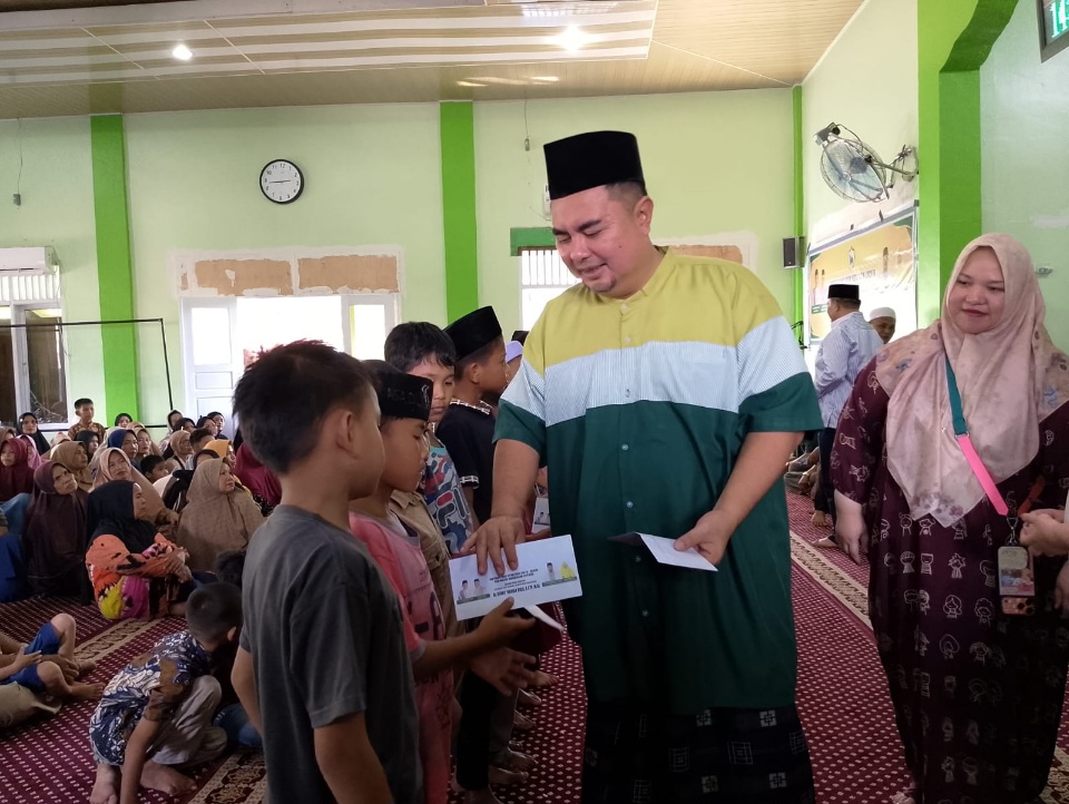 Jelang Lebaran Idul Fitri, Ketua DPRK Agara Santuni 1.150 Yatim Piatu