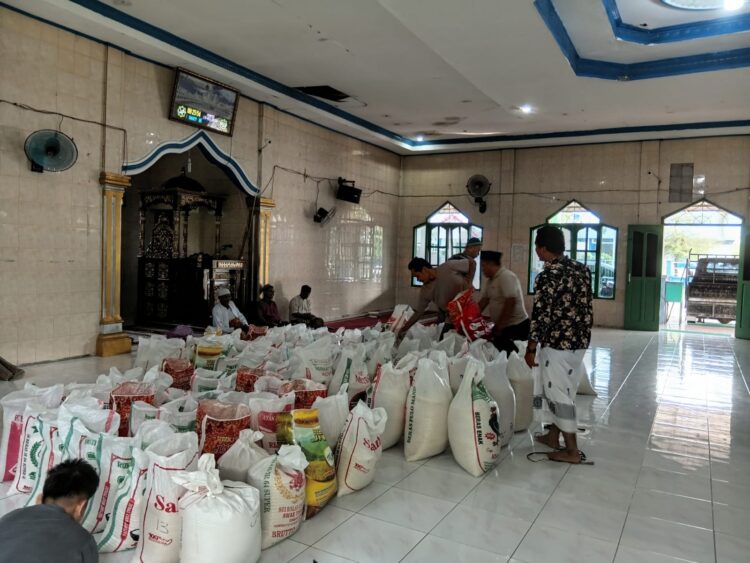 Panitia Zakat Fitrah Masjid Al Iman Jontor Distribusikan Zakat Fitrah