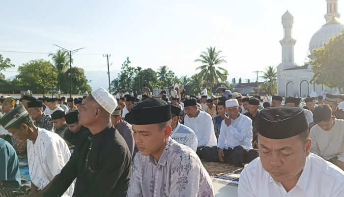 Ribuan Pengikut Habib Muda Seunagan di Nagan Raya Hari ini Shalat Idul Fitri