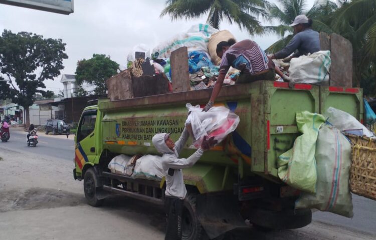 260 Petugas Kebersihan Pemkab Batubara Tetap Bekerja Meski Gaji Desember 2025 Belum Dibayar