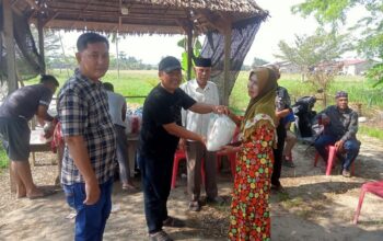 Raja Ramunia VIII Salurkan 100 Paket Lebaran untuk Warga Pematang Biara