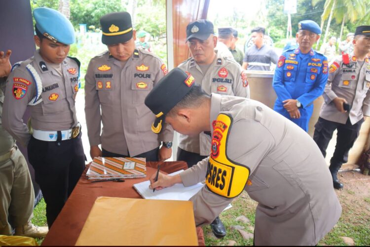 Kapolres dan Bupati Madina Tinjau Pos Pengamanan II Natal, Beri Bantuan Moril dan Pastikan Kesiapan