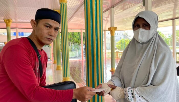 Masjid Al-Fitrah Korem 011/Lilawangsa Salurkan 2 Ton Beras Zakat kepada Mustahik