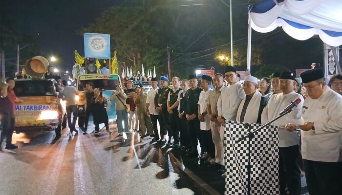 Pawai Takbir Keliling Semarakkan Malam Lebaran di Pematangsiantar