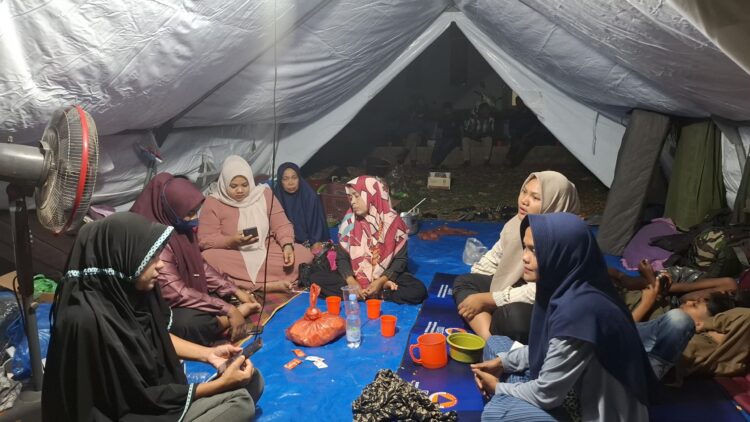 Korban Banjir Bireuen Rayakan Lebaran di Tenda Pengungsian