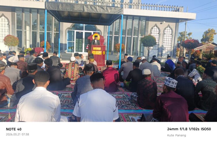 Warga Antusias Shalat Idul Fitri, Camat Kute Panang Ajak Pererat Silaturahmi