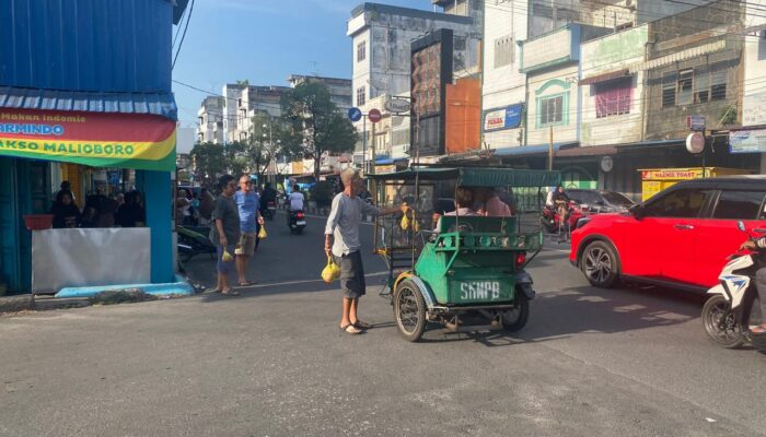 Warkop Awen Leboy Berbagi