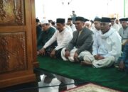 Syech Muharram Shalat Ied di Masjid Agung Al Munawwarah Kota Jantho
