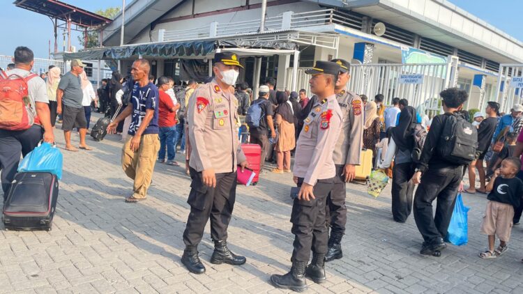 Polres Pelabuhan Belawan Amankan Kedatangan Kapal Kelud, Antisipasi Arus Balik Lebaran