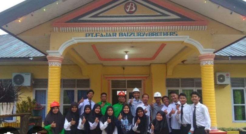 Diduga Limbah Sebabkan Ikan Dan Ternak Mati, PT Fajar Baizuri Dan Brother Cek Langsung Lokasi