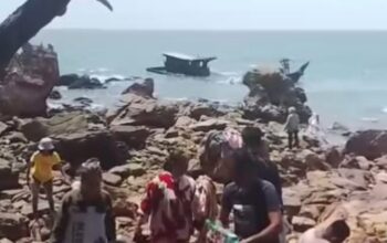 Nyaris Tenggelam, Penumpang Kapal Motor Terdampar Di Pulau Salah Nama