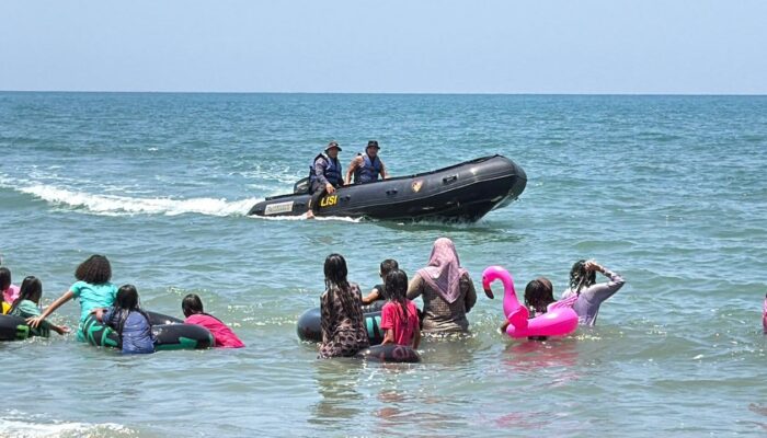 Pantai Mantak Tari, Waspada Menjaga Diri