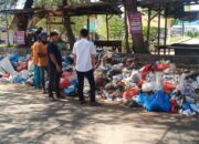 DLH Aceh Besar Bersihkan Tumpukan Sampah Selama Lebaran