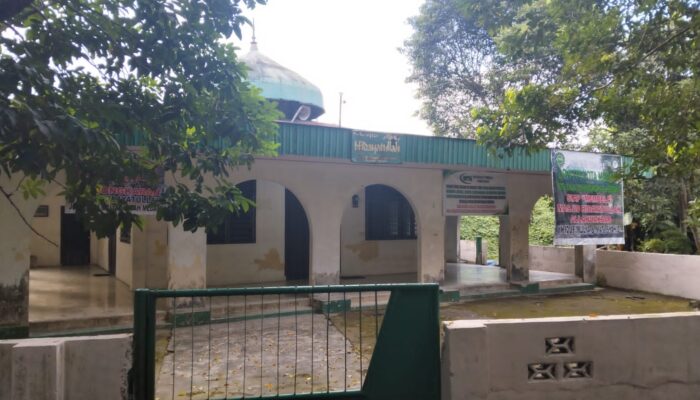 Madrasah dan Masjid Sepadan Taman Malibu Indah Terancam Digusur