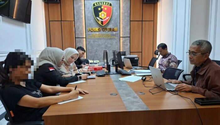 OJK Bersama Bareskrim Amankan Tersangka Kasus Dugaan Tindak Pidana Perbankan