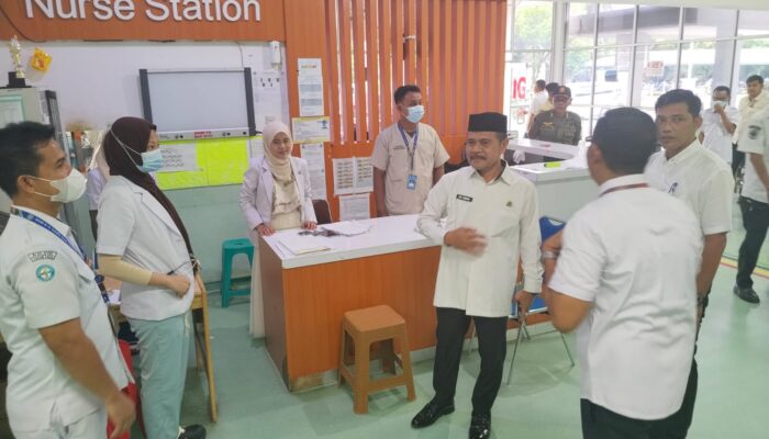 Pastikan Layanan Vital Operasional, Plt Sekda Aceh Selatan Tinjau Langsung