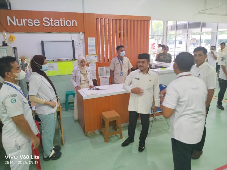 Pastikan Layanan Vital Operasional, Plt Sekda Aceh Selatan Tinjau Langsung