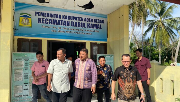 Tinjau Kantor Camat, Staf Ahli Bupati Aceh Besar Tekankan Disiplin dan Pelayanan