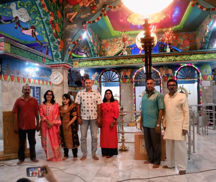 Ambalagen Pimpin Perhimpunan Shri Mariyamman, Perkenalkan Pengurus ke Umat