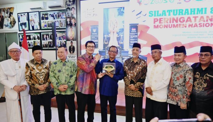 Rektor UMSU Apresiasi Kiprah Tun Dr. H. Rahmat Shah