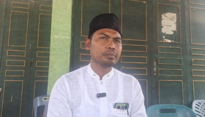 Tanpa Bantuan, Imam Gampong Korban Banjir Bireuen Terpaksa Pindah Usai Tenda Dibongkar