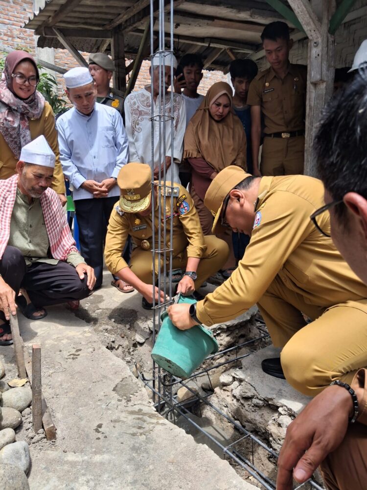 Bupati Deliserdang Letakkan Batu Pertama Pembangunan Rumah Layak Huni untuk Warga Miskin