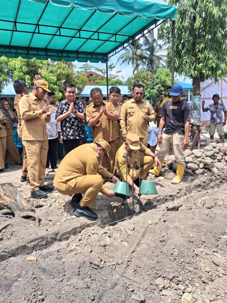 Bupati dan Wabup Deliserdang Letakkan Batu Pertama Pembangunan Mushala dan Kantin Sehat SDN 104240 Wonosari