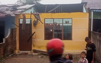 Angin Puting Beliung Terjang Empat Kecamatan di Deliserdang, 100 Rumah Rusak
