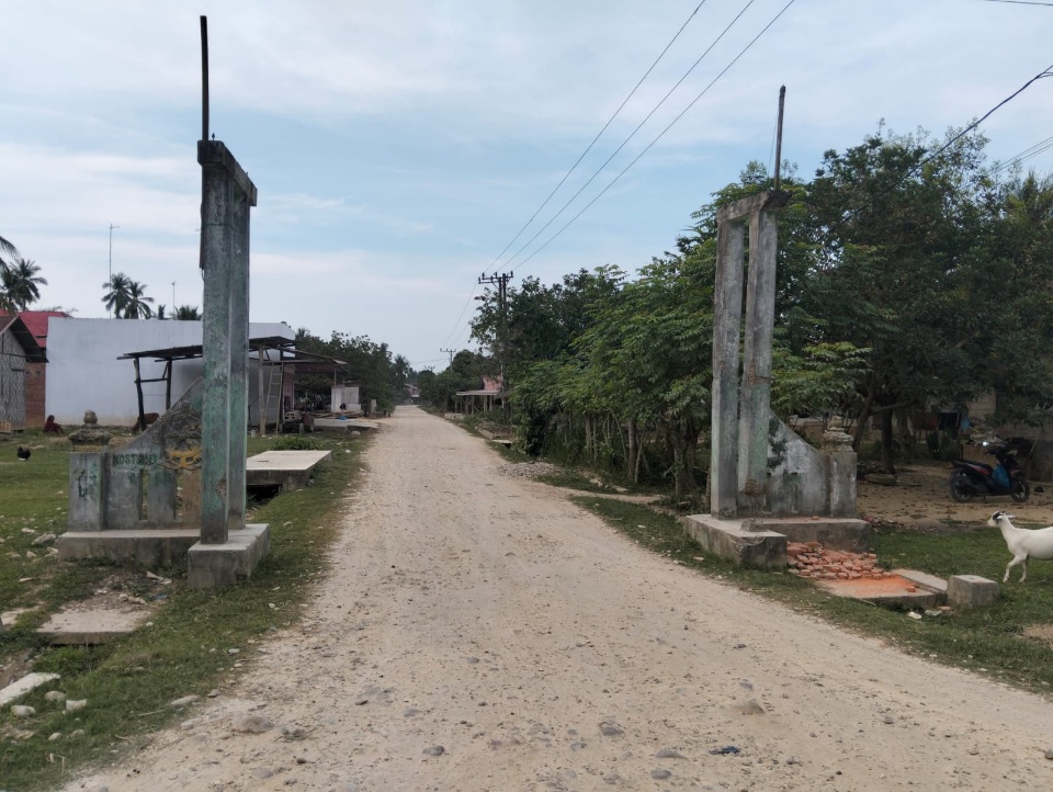 Jalan Kampung Alue Seuntang Tak Tersentuh Aspal