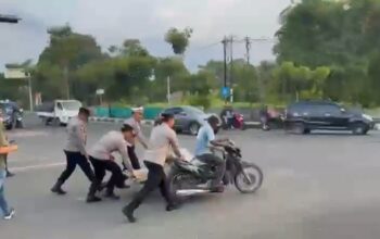 Sigap Dan Humanis Kapolres Binjai Bantu Dorong Betor Mogok