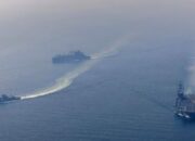 Iran Mengganas, 4 Rudal Balistik Gempur Kapal Induk AS USS Abraham Lincoln