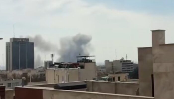 Tolak Tuntutan AS, Iran Tegaskan Takkan Menyerah Tanpa Syarat