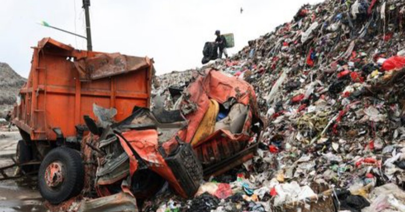 Korban Meninggal Tertimbun Longsoran Sampah Bertambah