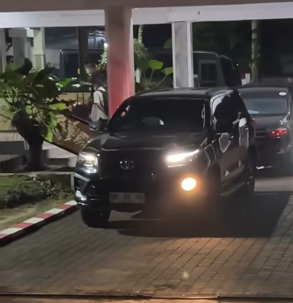 Kena OTT, Giliran Bupati Rejang Lebong Diboyong KPK ke Jakarta