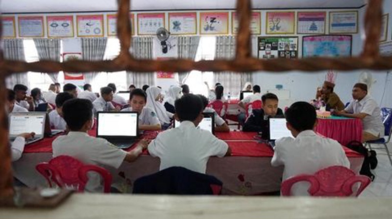 Pemerintah Terbitkan SKB Tujuh Menteri Atur Penggunaan AI di Sekolah dan Kampus