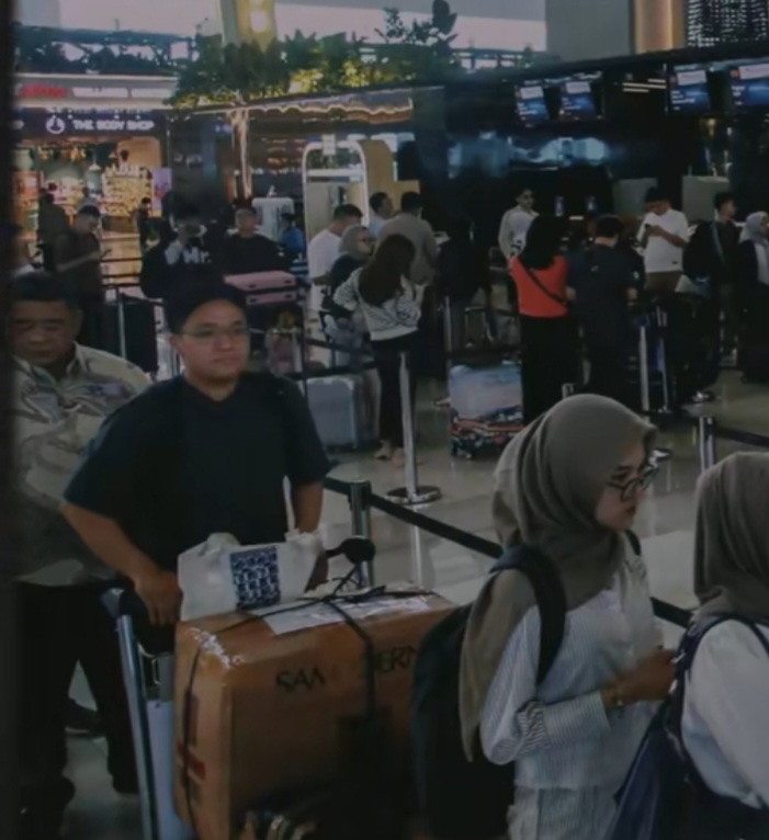 Terminal 3 Bandara Soetta Dipadati Penumpang, di Gilimanuk 16 Pemudik Pingsan